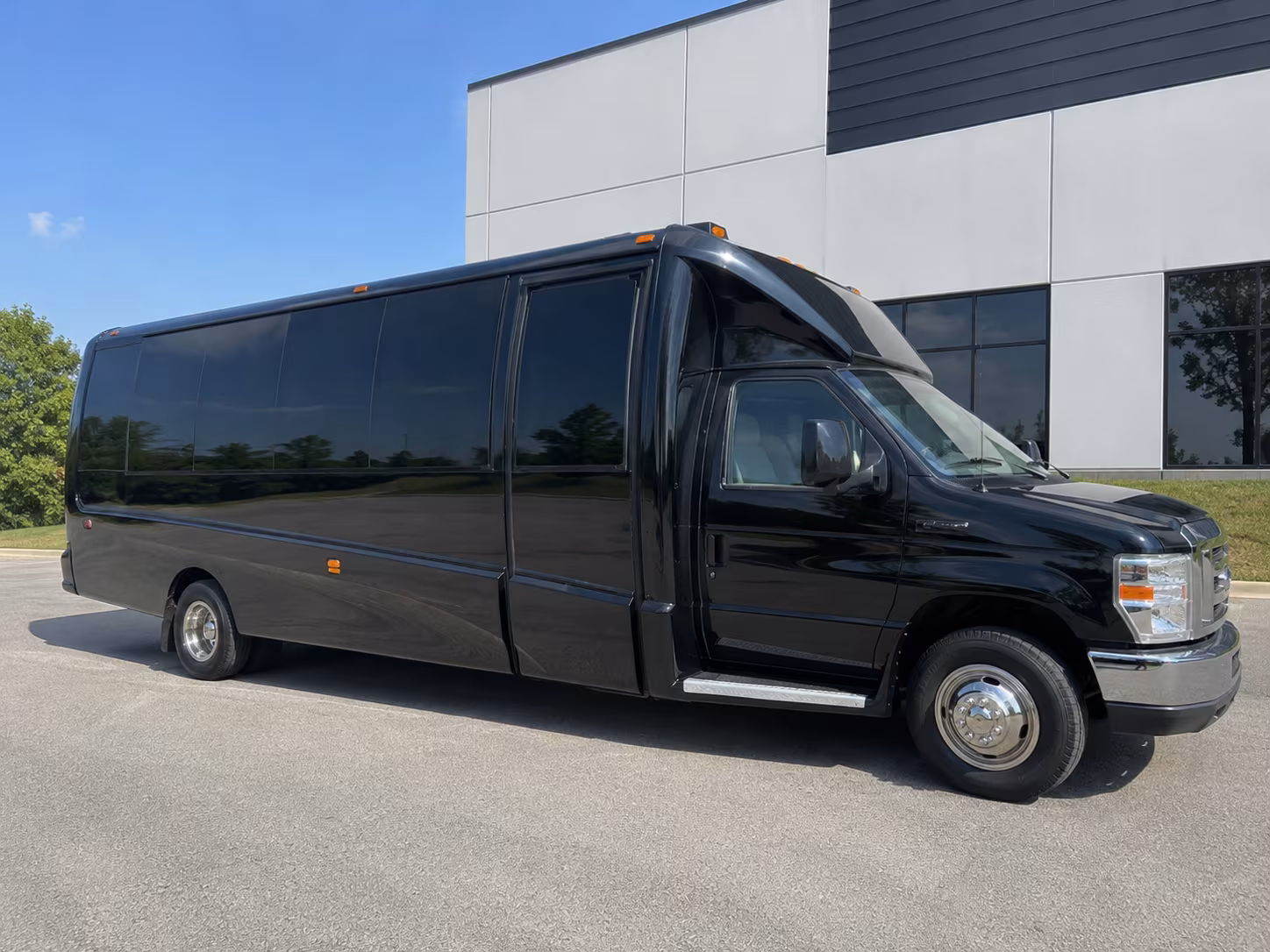 affordable new haven prom party bus prices split across your group