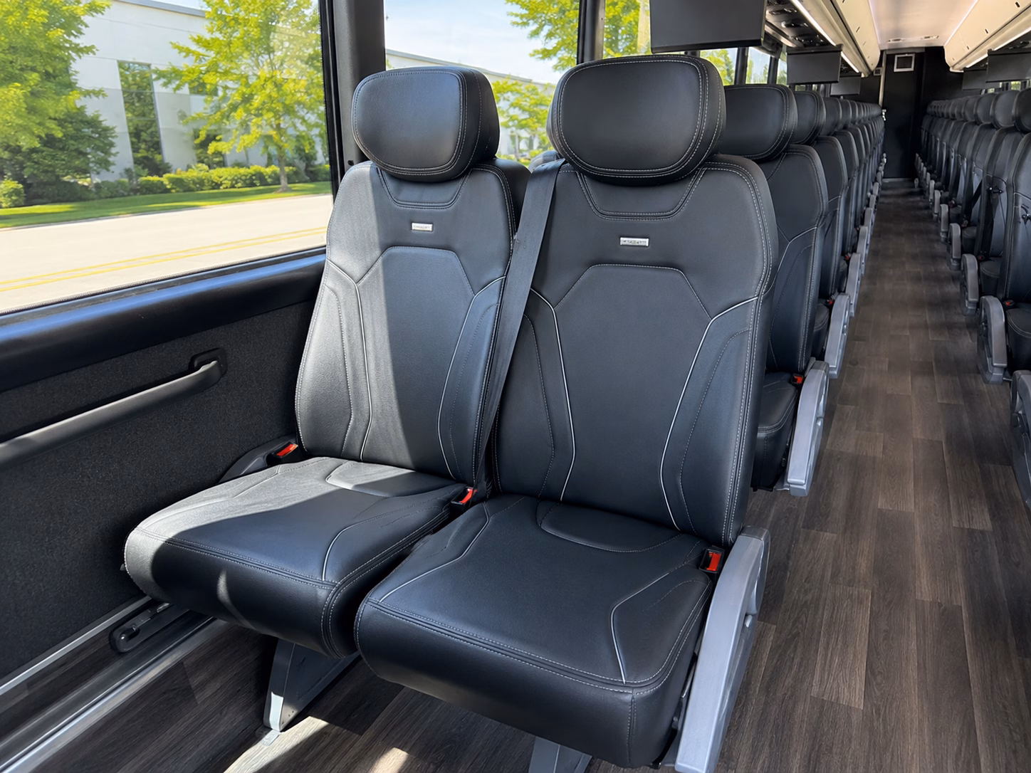 private charter buses for layovers in new haven